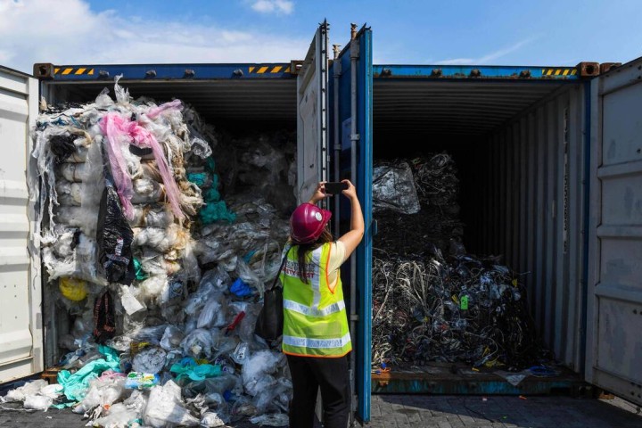 La Malaisie va retourner à l’envoyeur des centaines de tonnes de déchets en plastique